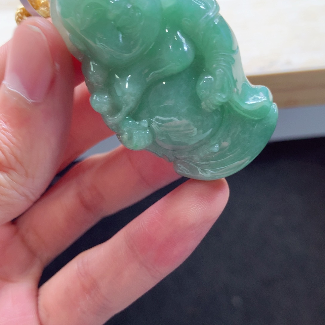 翡翠颈饰未镶嵌吊坠