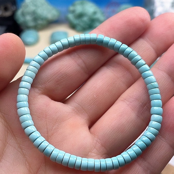 绿松石颈饰未镶嵌