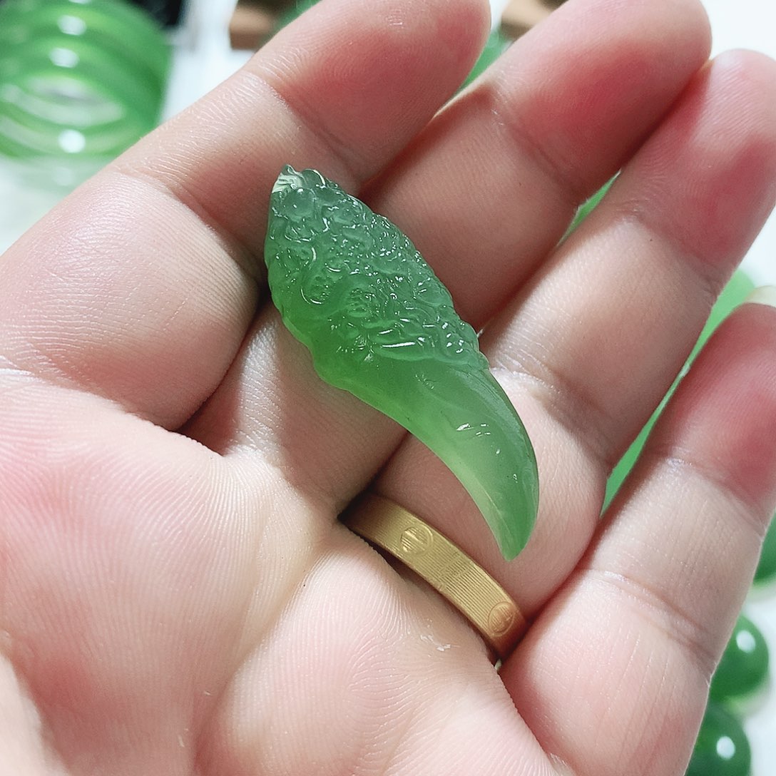 蛇纹石玉未镶嵌挂件