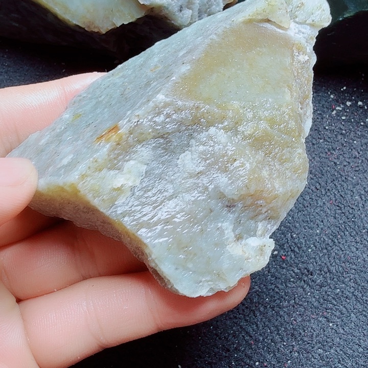未镶嵌和田玉（糖玉）珠宝半成品