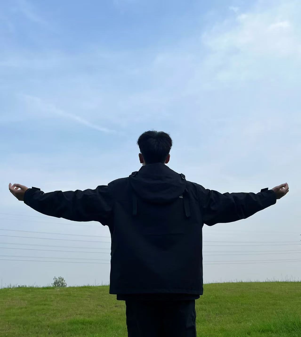 L2025男士户外休闲长袖立领速干半拉链无痕压胶工艺389