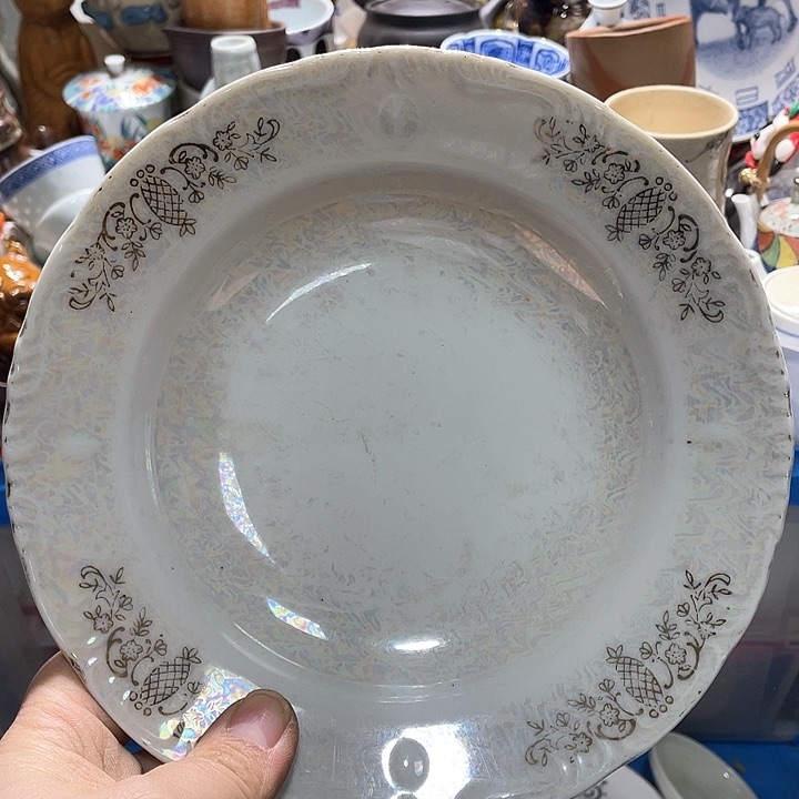 瓷片在你身边的人是你自己