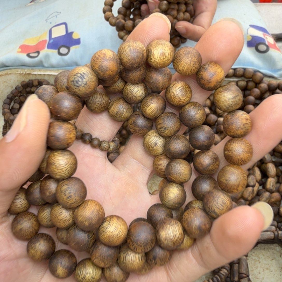 沉香碎屑沉香单圈1.0乌身7克多样性发一