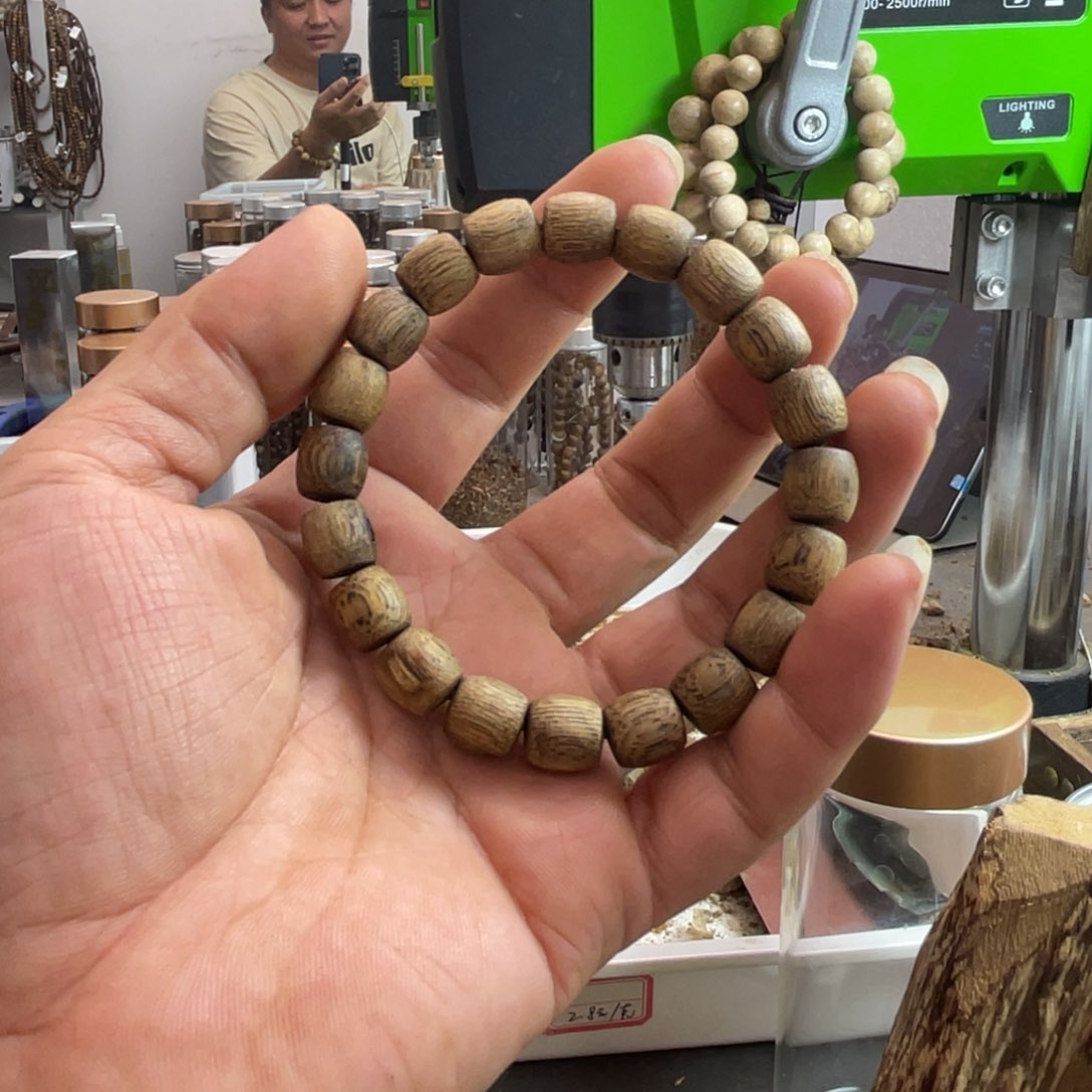 沉香手串奇楠鼓珠10mm单圈 多样性发一