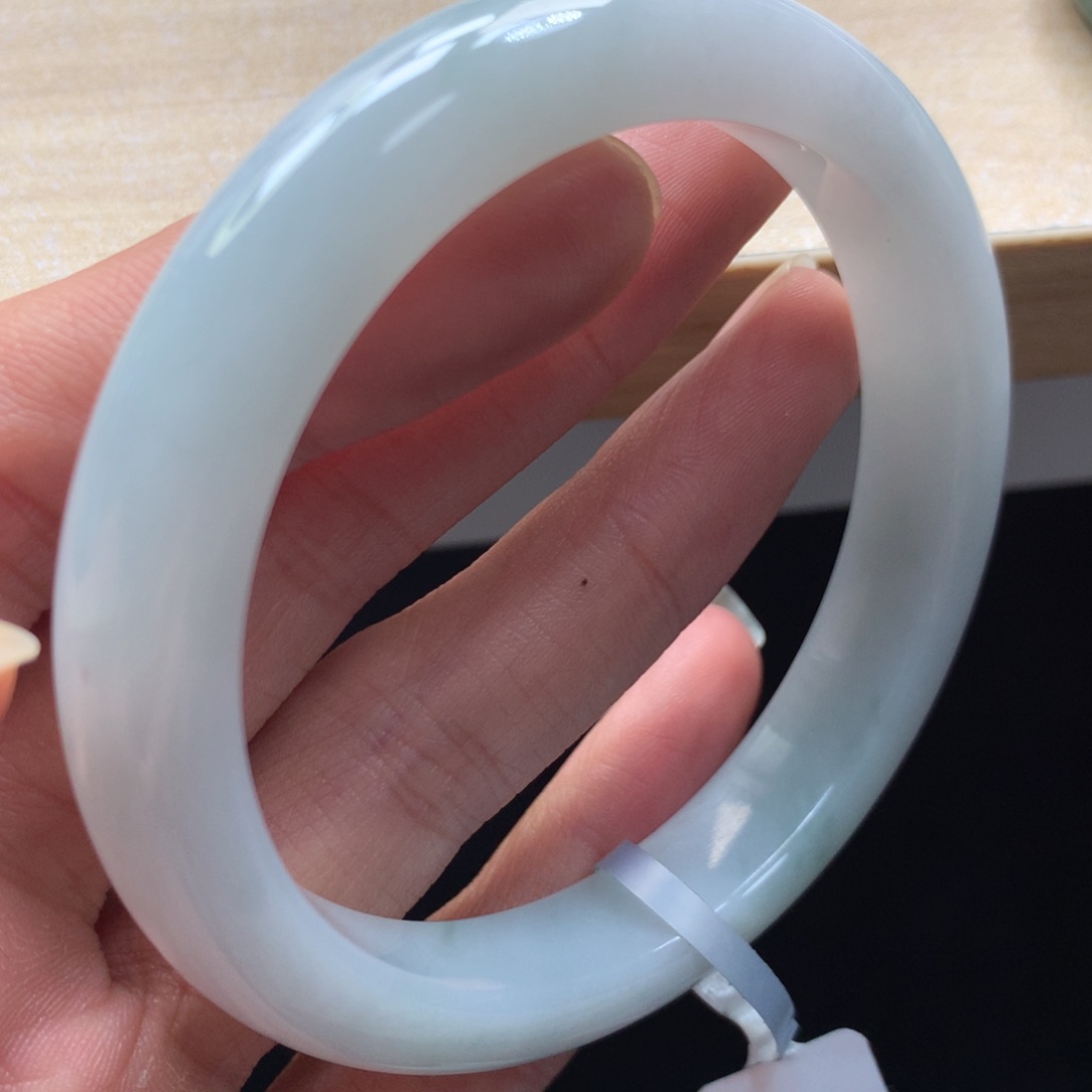 未镶嵌手镯翡翠手镯