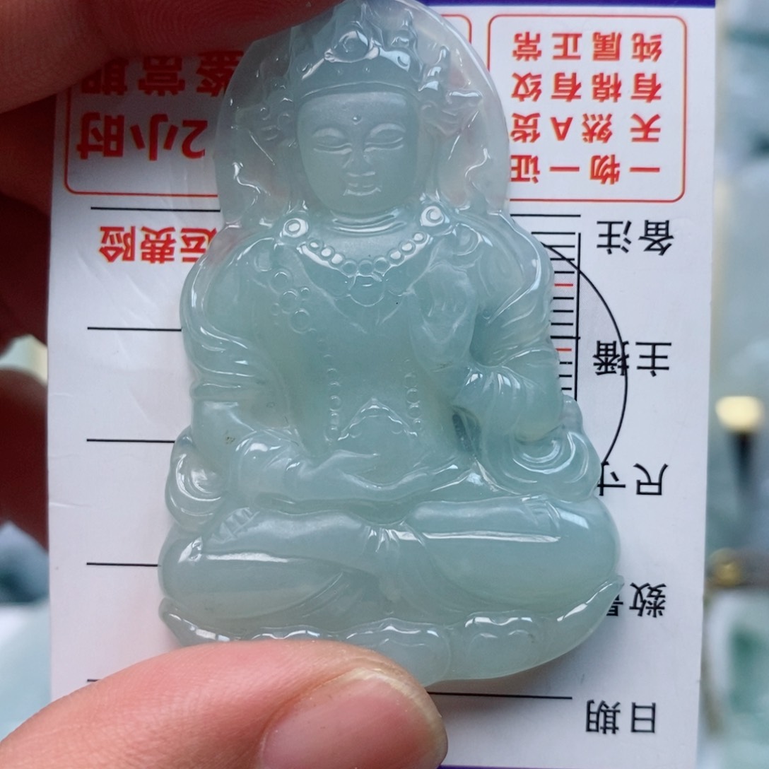 翡翠颈饰未镶嵌度母