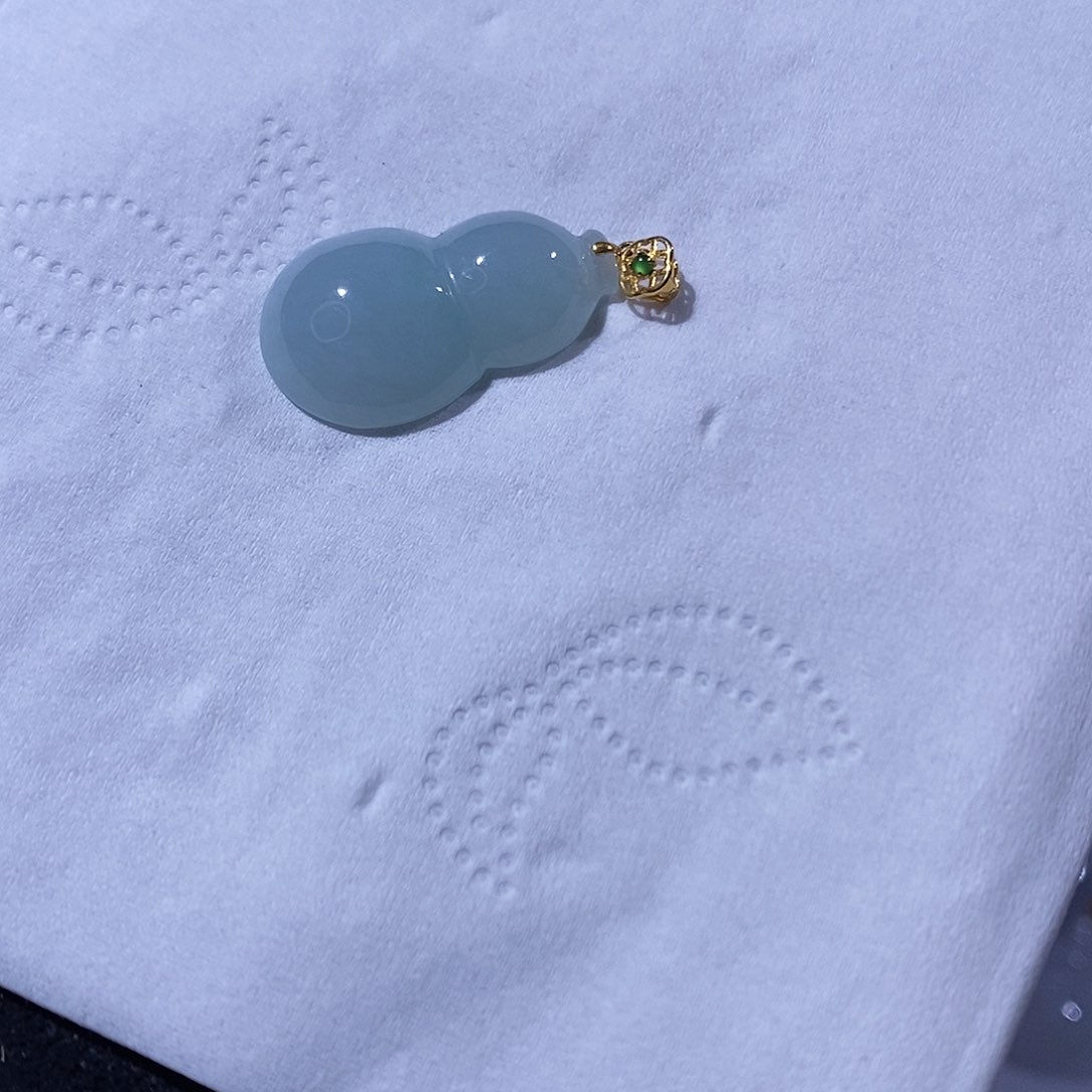 翡翠吊坠(不含链)18K金镶嵌