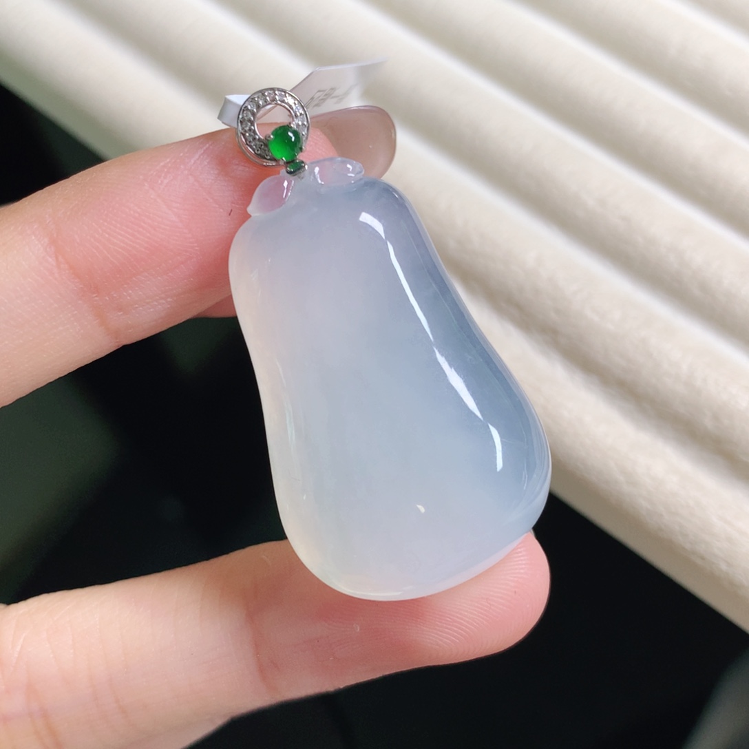 翡翠颈饰18K金镶嵌大瓜