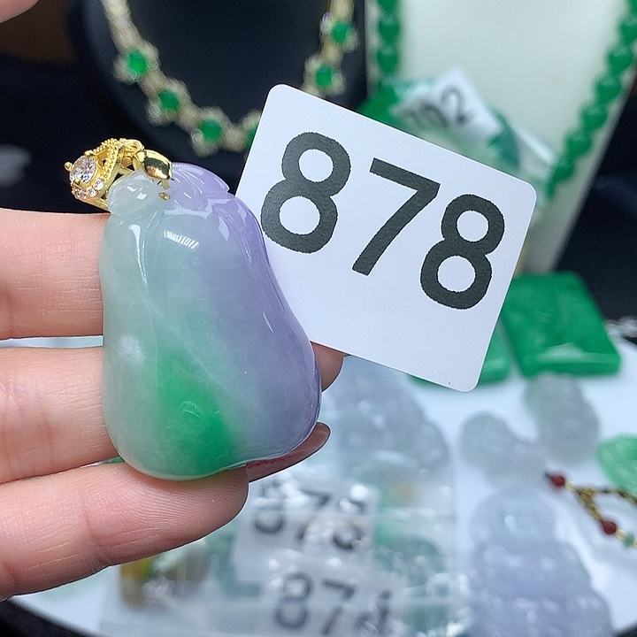 翡翠吊坠(赠链)未镶嵌