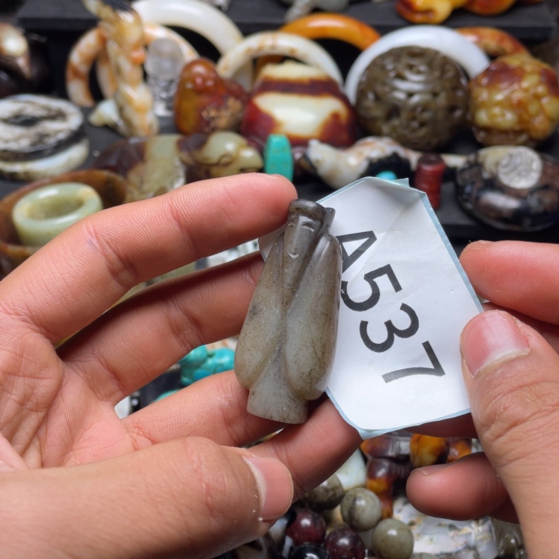 和田玉（糖玉）挂件未镶嵌