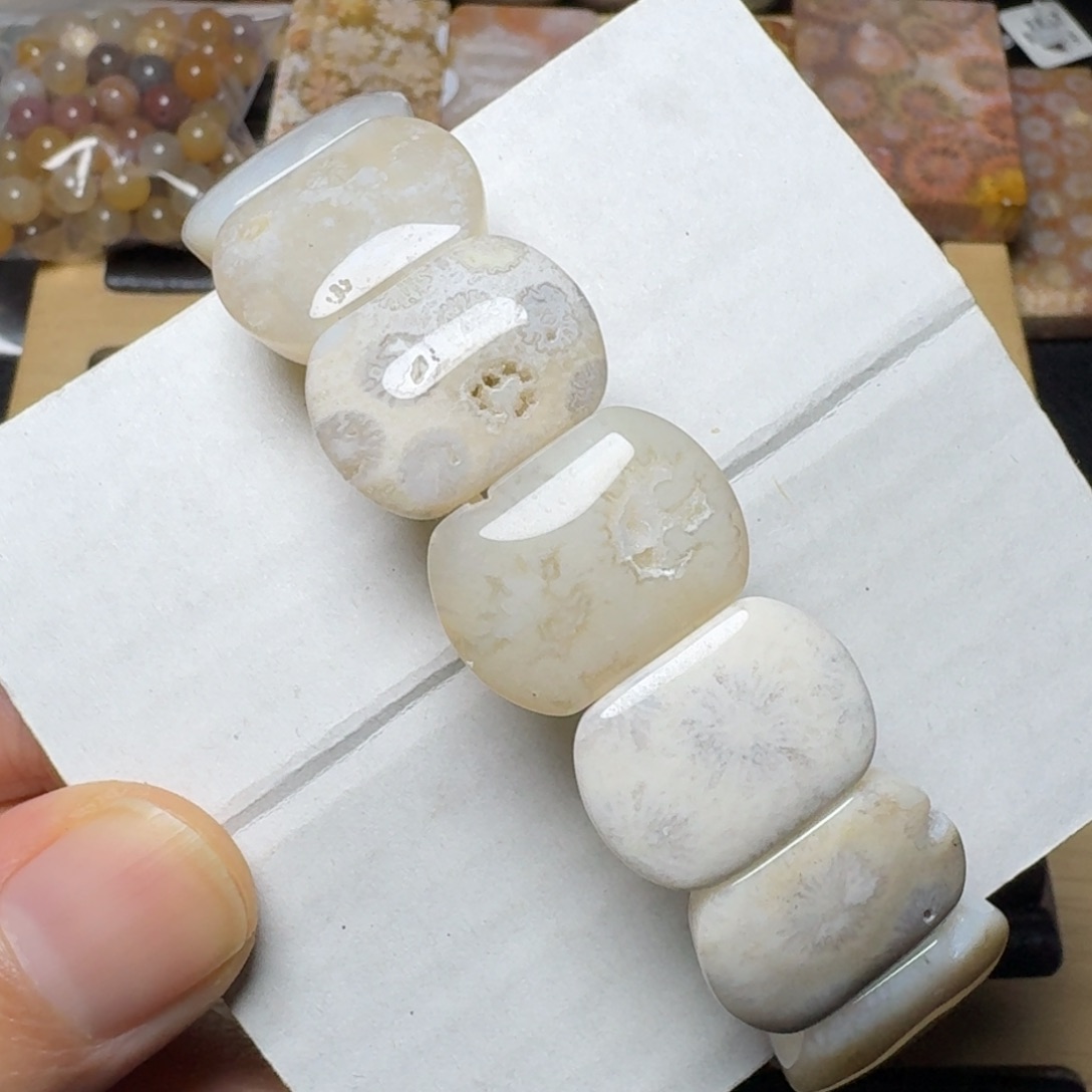 硅化玉乳白色破烂风未镶嵌