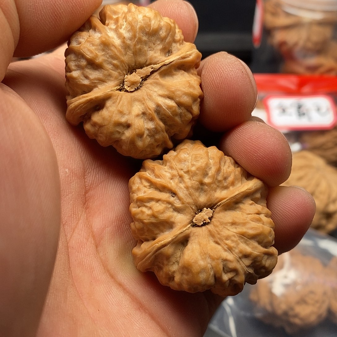 文玩核桃把件大*小蛤蟆38