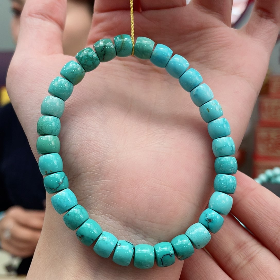 绿松石颈饰未镶嵌