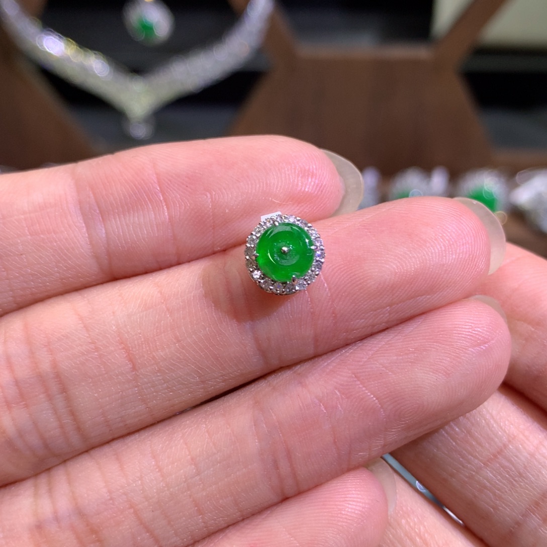 翡翠18K金镶嵌吊坠(不含链)