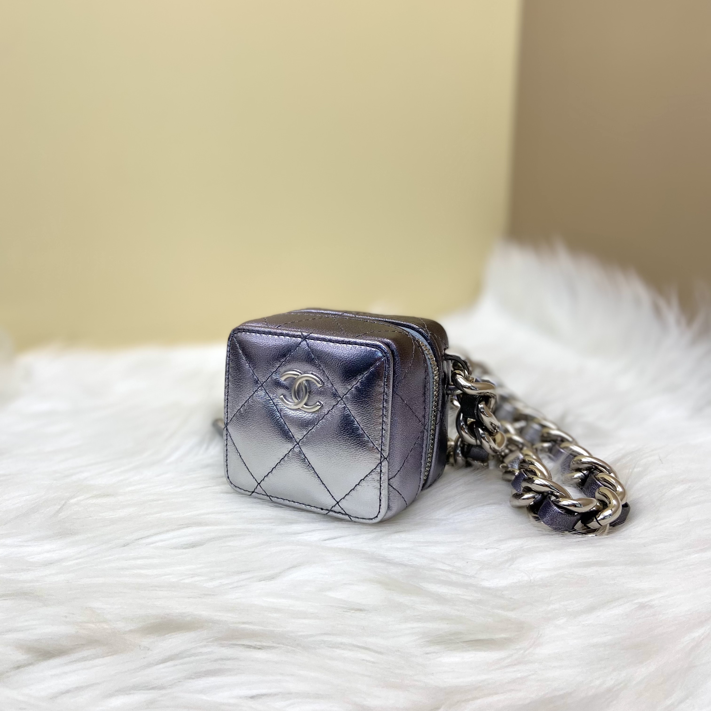 未使用 Chanel/香奈儿 闲置新 骰子包 31开 带卡带盒 单肩斜挎包