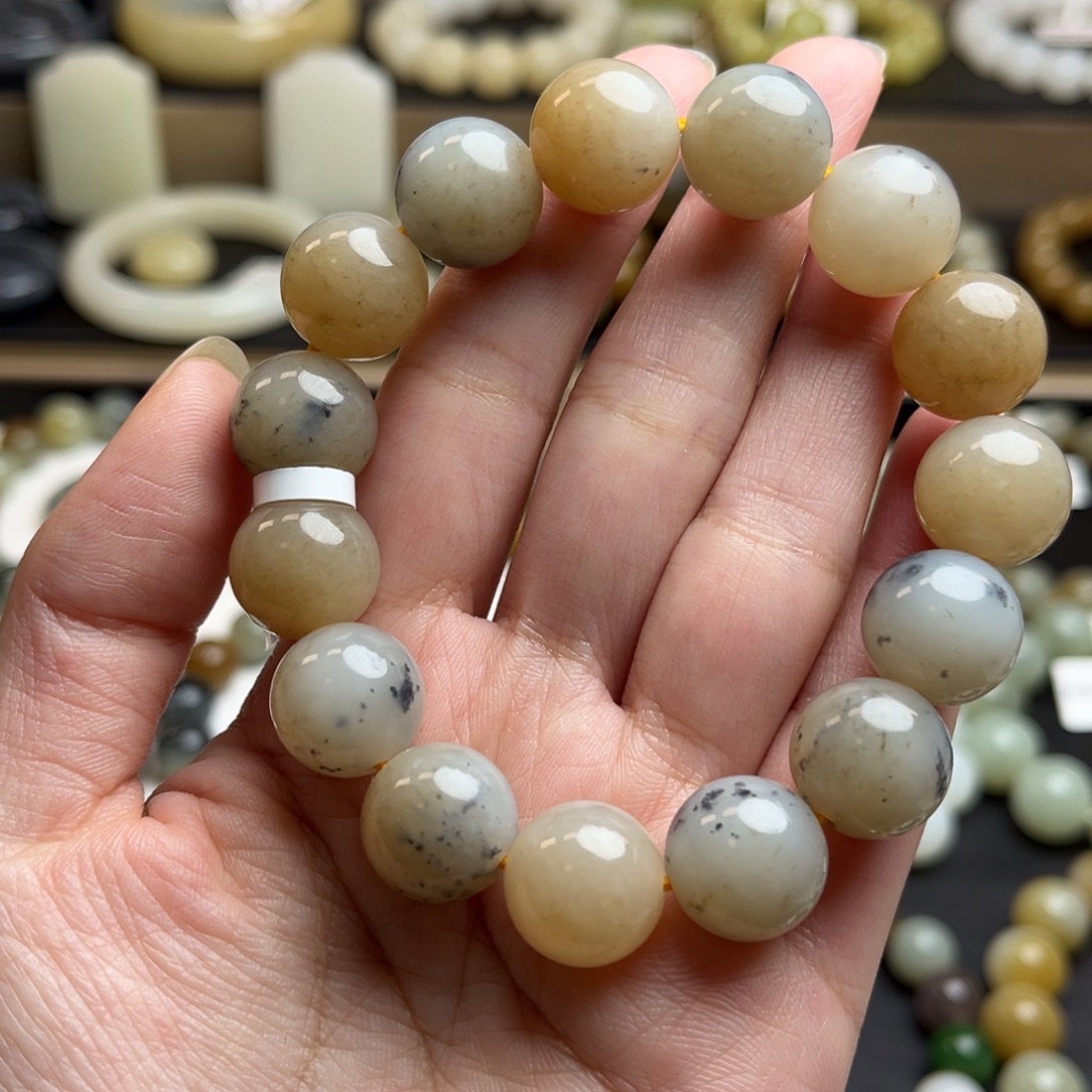 和田玉未镶嵌手串