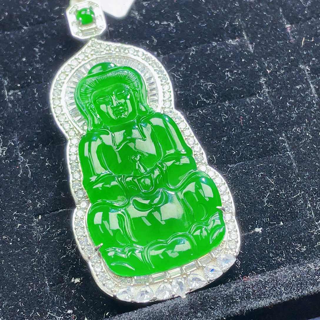 翡翠颈饰未镶嵌26，