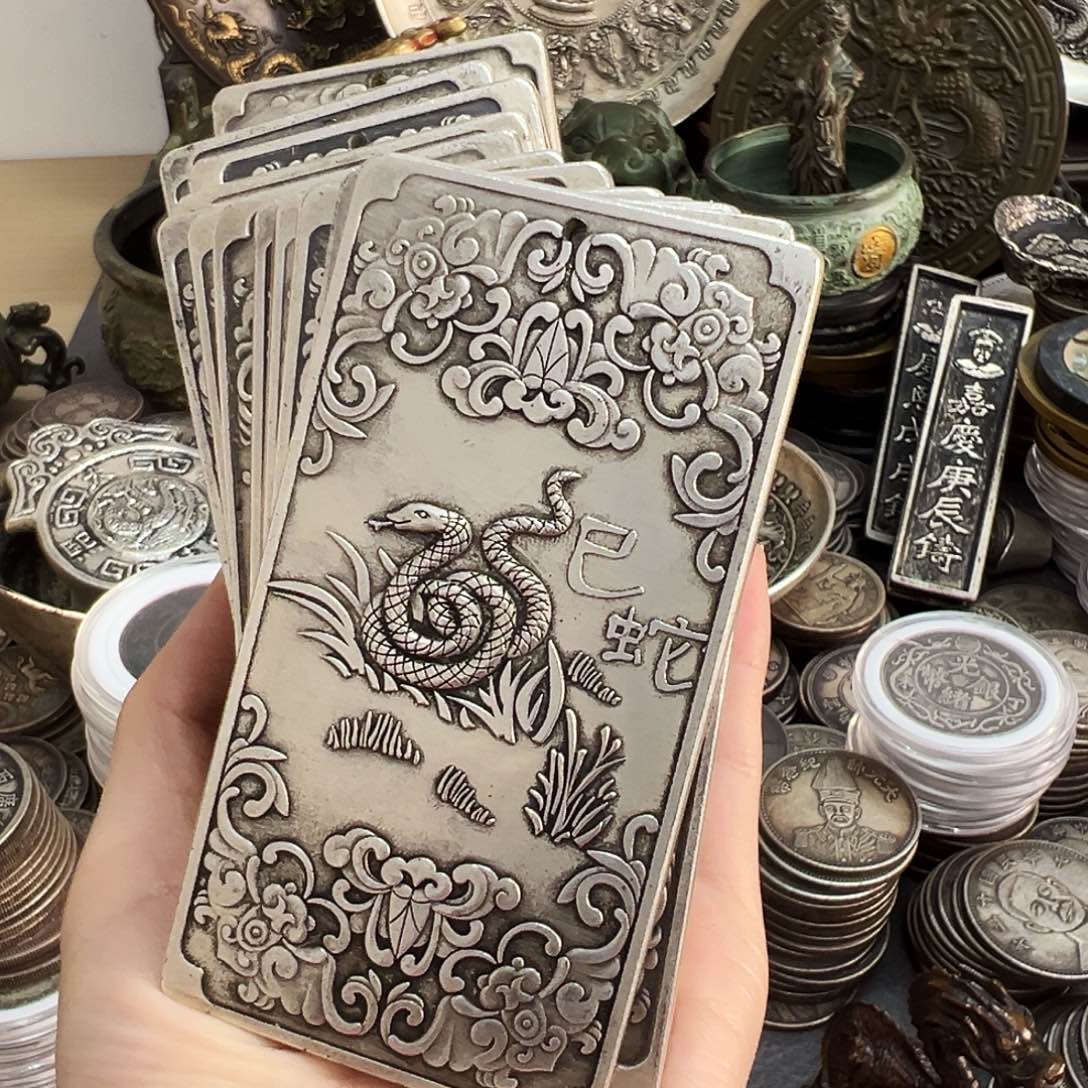 金属复古风格摆件