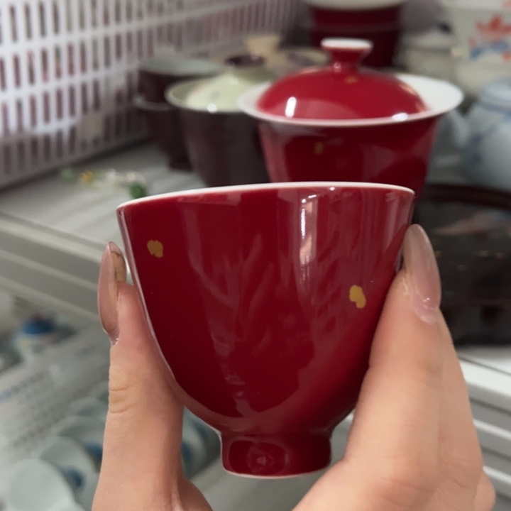 茶杯。            