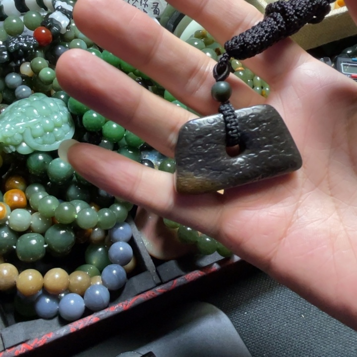 岫岩河磨玉（透闪石质玉）未镶嵌手链