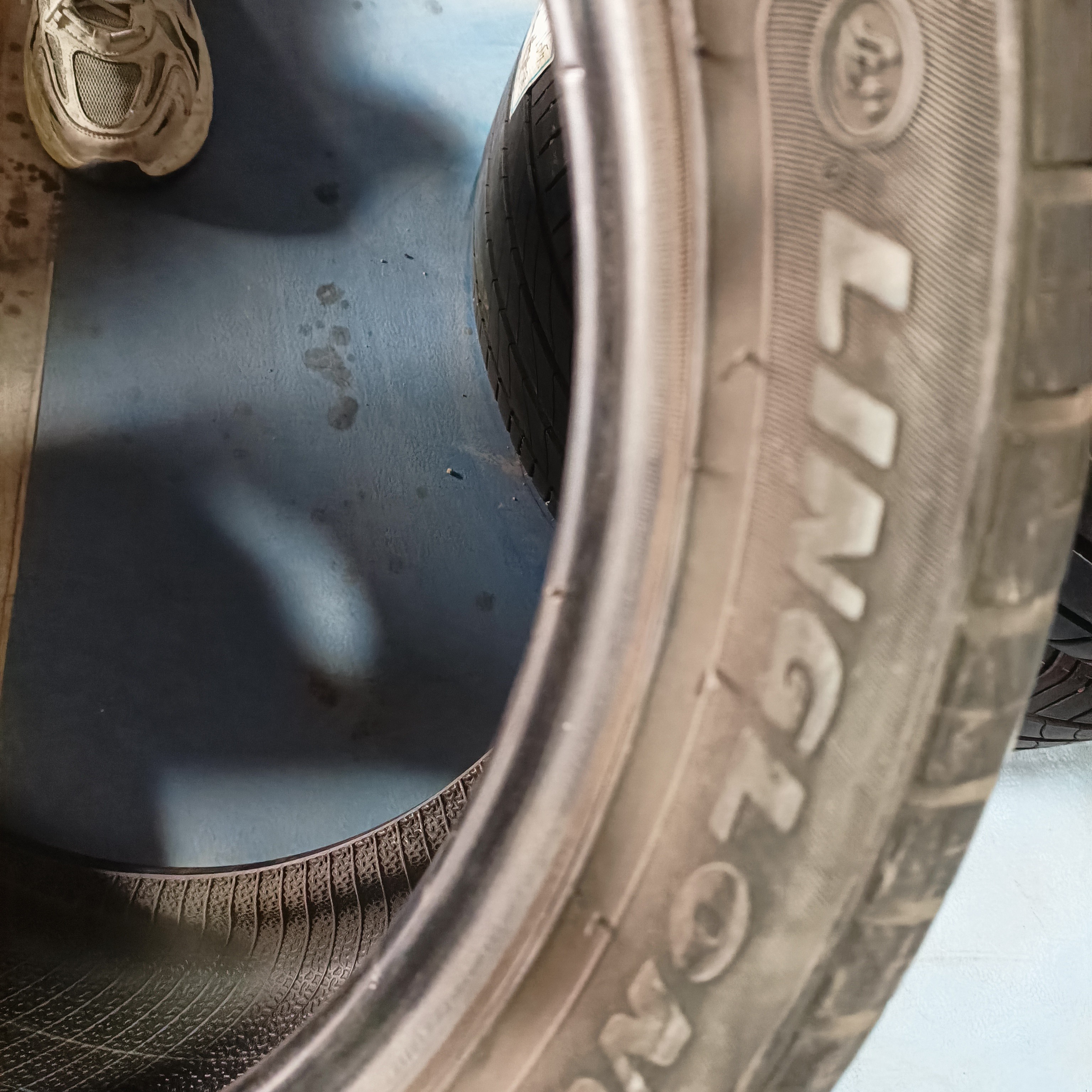 玲珑轮胎225/45/18