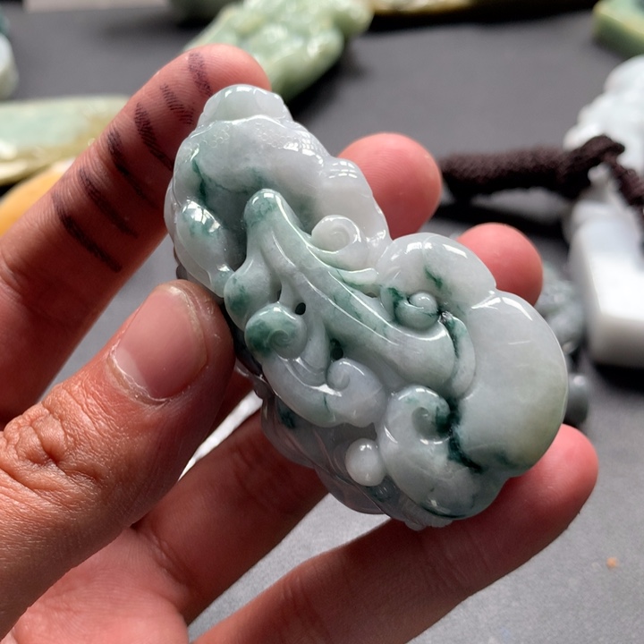 翡翠未镶嵌颈饰保真天然a货翡翠