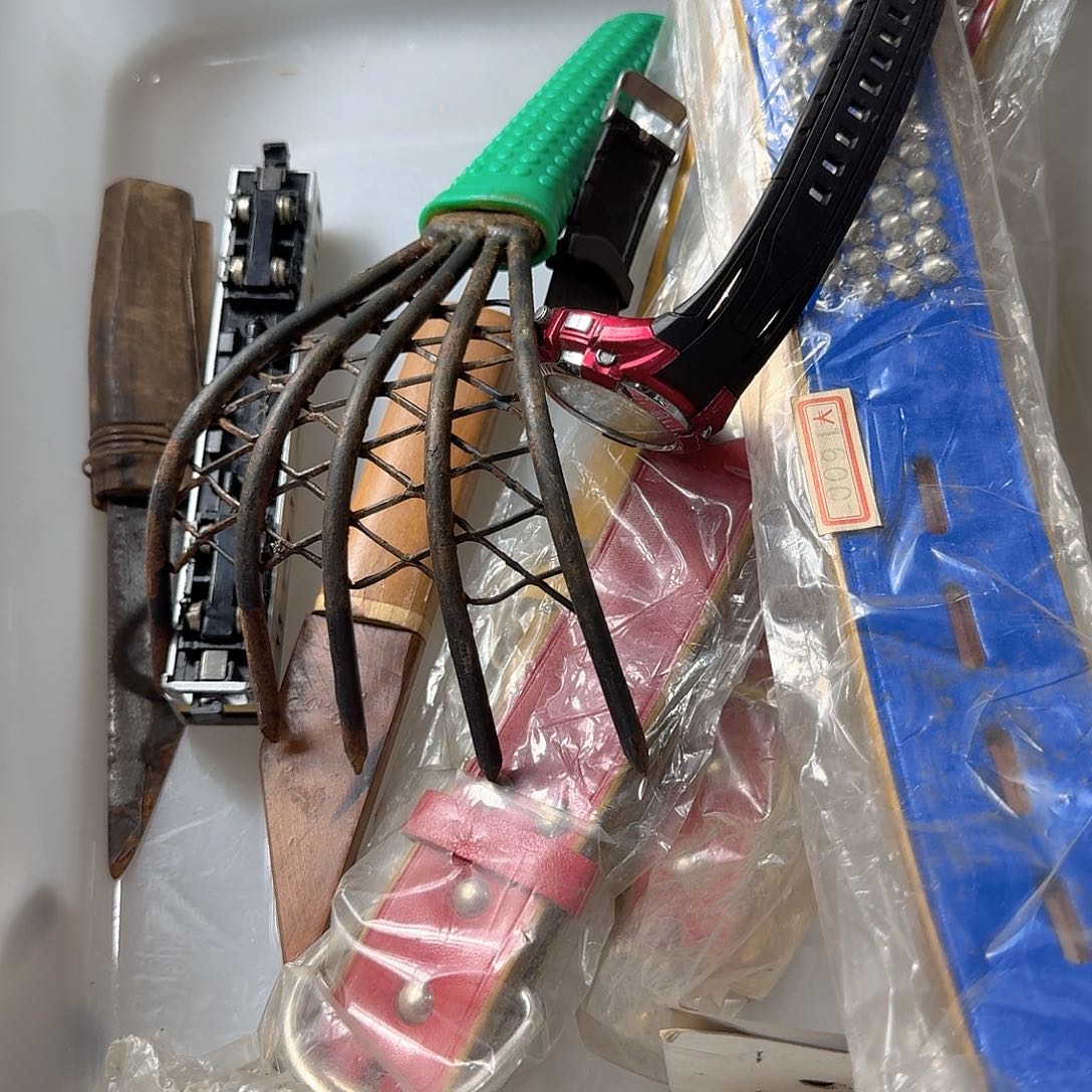 觉*中古商品，瑕疵品，不保好坏。477