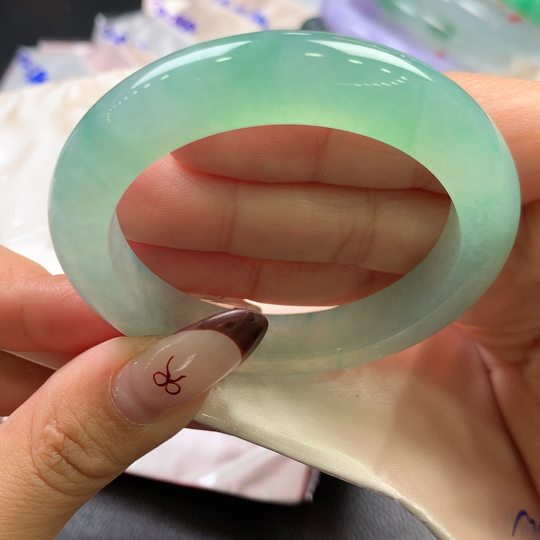 翡翠未镶嵌手镯18号