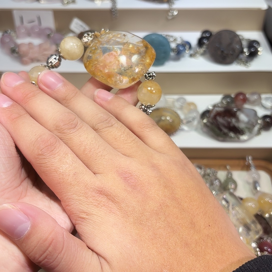 鱼***作未镶嵌水晶手串水晶