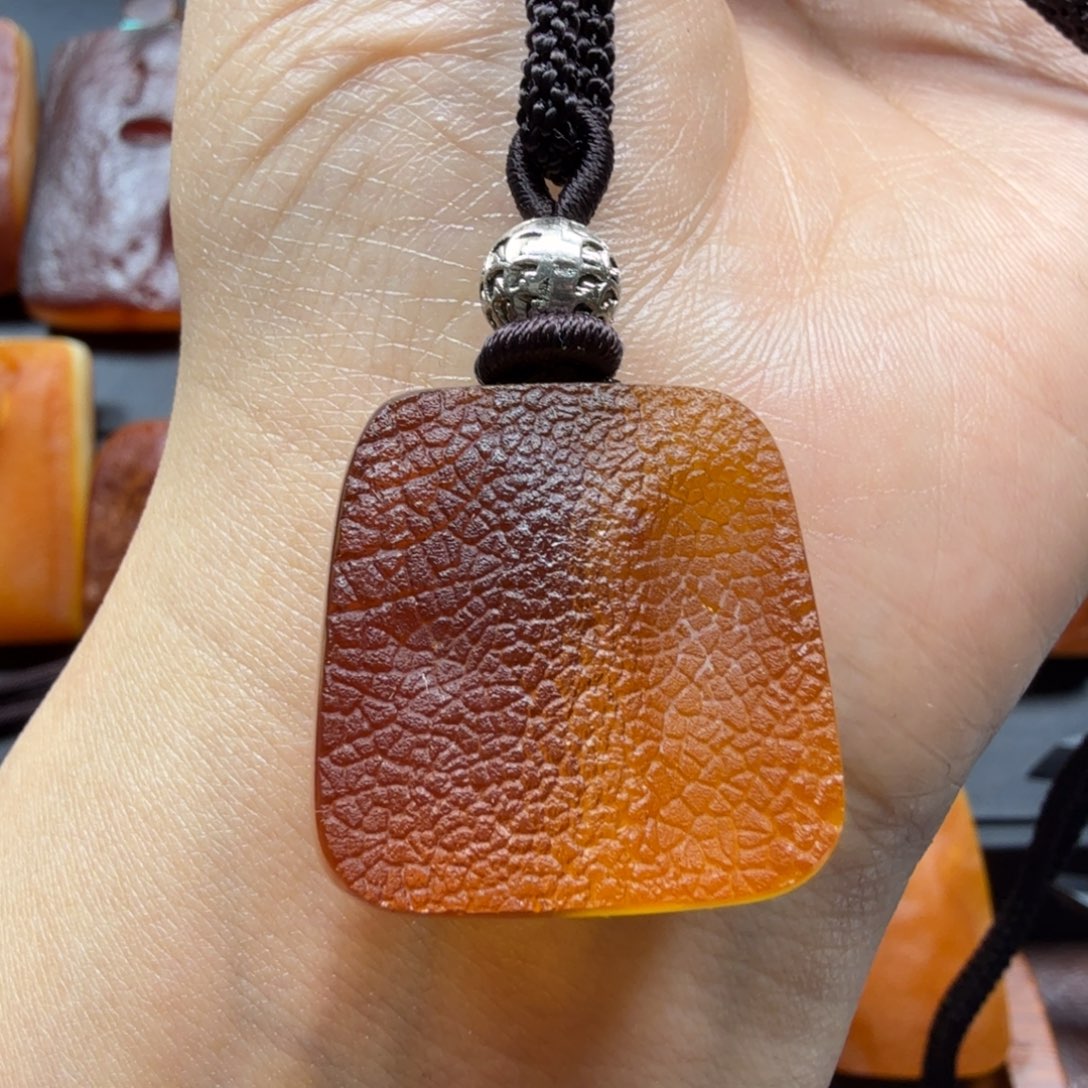 未镶嵌琥珀吊坠(赠链)