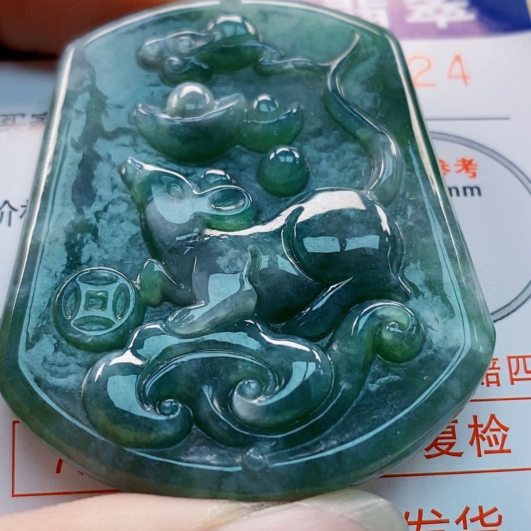 吊坠(不含链)未镶嵌翡翠