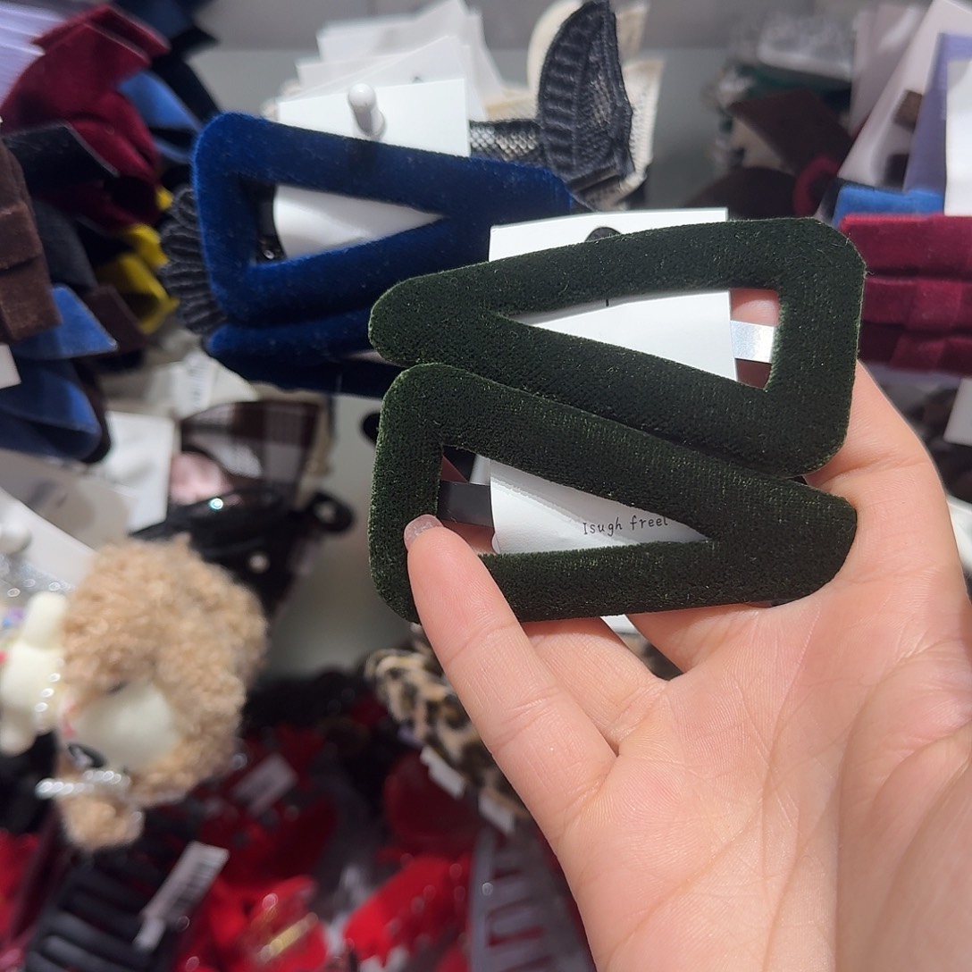 布艺非金属绿色皮绒拜拜