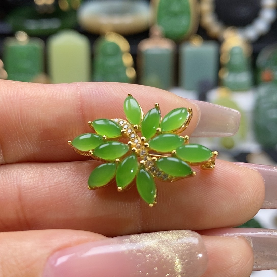 和田玉颈饰银S925镶嵌胸针