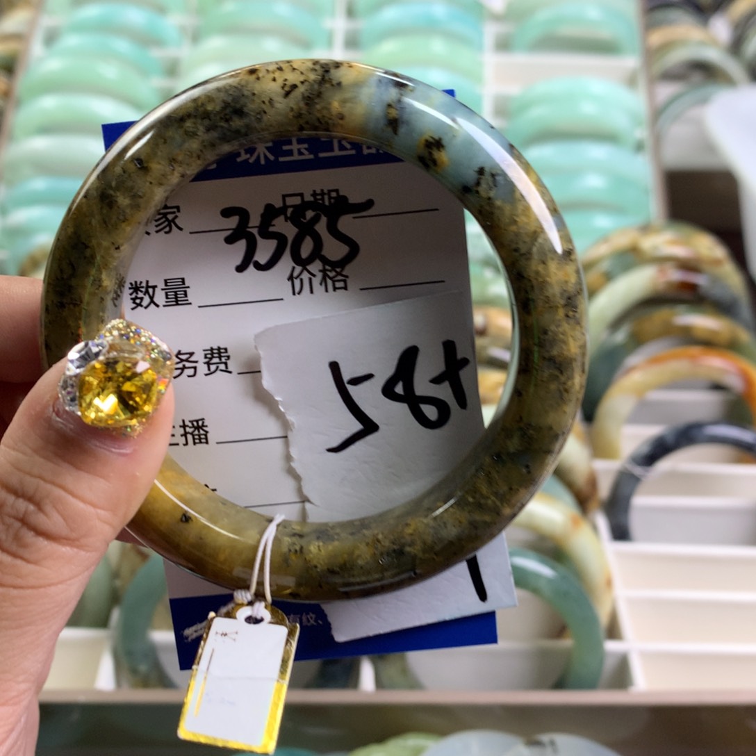 蛇纹石玉手镯未镶嵌3585