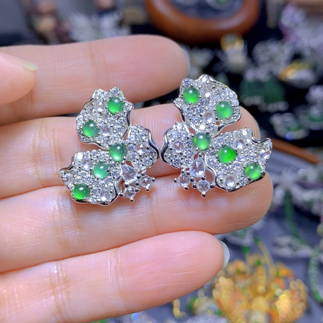 翡翠颈饰银S925镶嵌天然翡翠