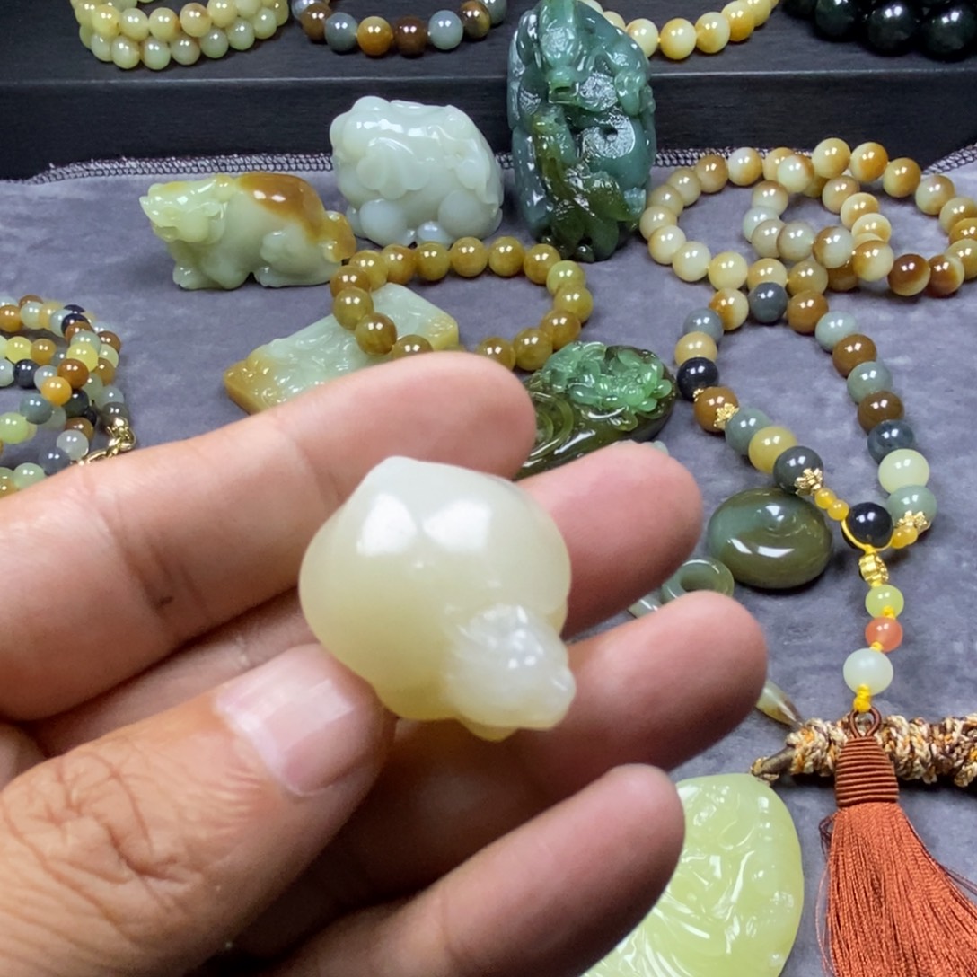 把***遍和田玉未镶嵌吊坠(不含链)