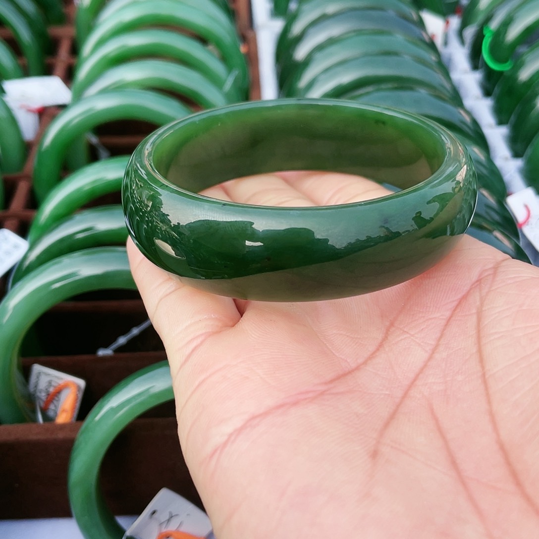 【闪购商品】和田玉手镯未镶嵌百*子