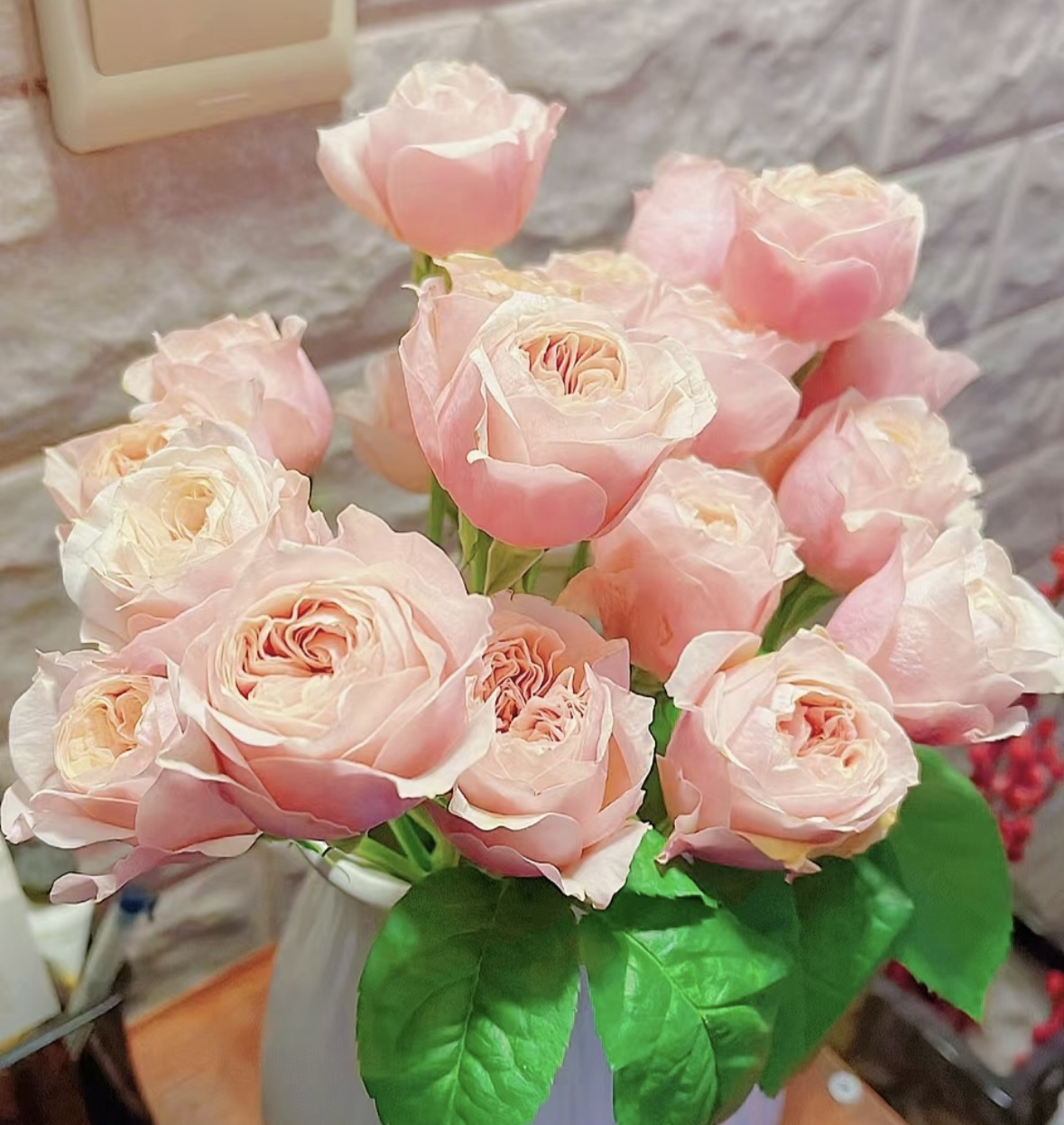 顺顺 粉蝴蝶玫瑰18支+2支防损 拍2单以上升级快递 已发货不退