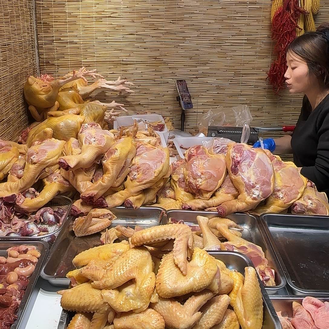6月中国大陆食用农产品鸡翅22个。7.62斤