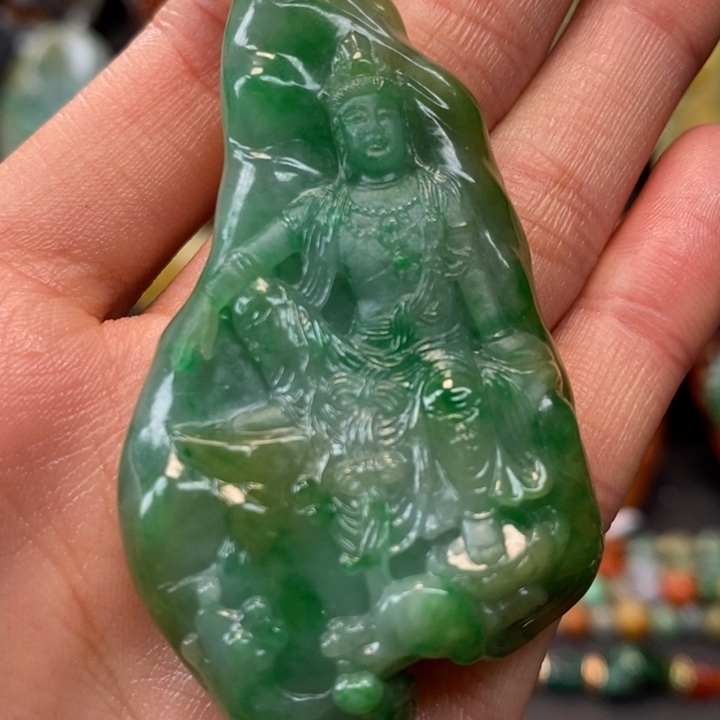 小***丁翡翠未镶嵌颈饰缅甸天然翡翠A货