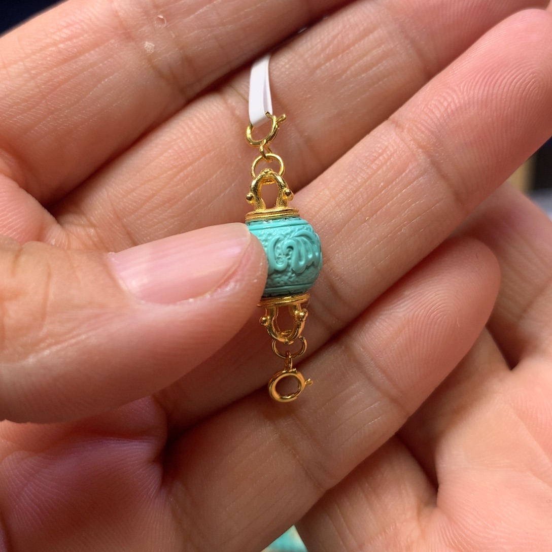 18K金镶嵌绿松石挂件