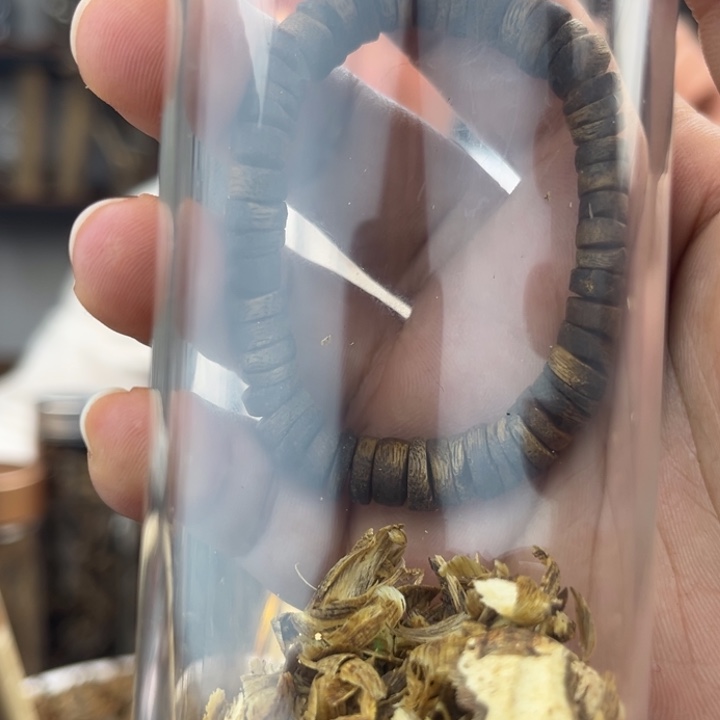 沉香碎屑沉香奇楠厚片珠福利款SY-011