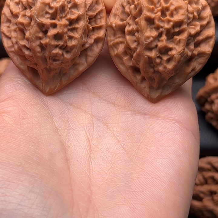 航***梓吊坠文玩核桃无名