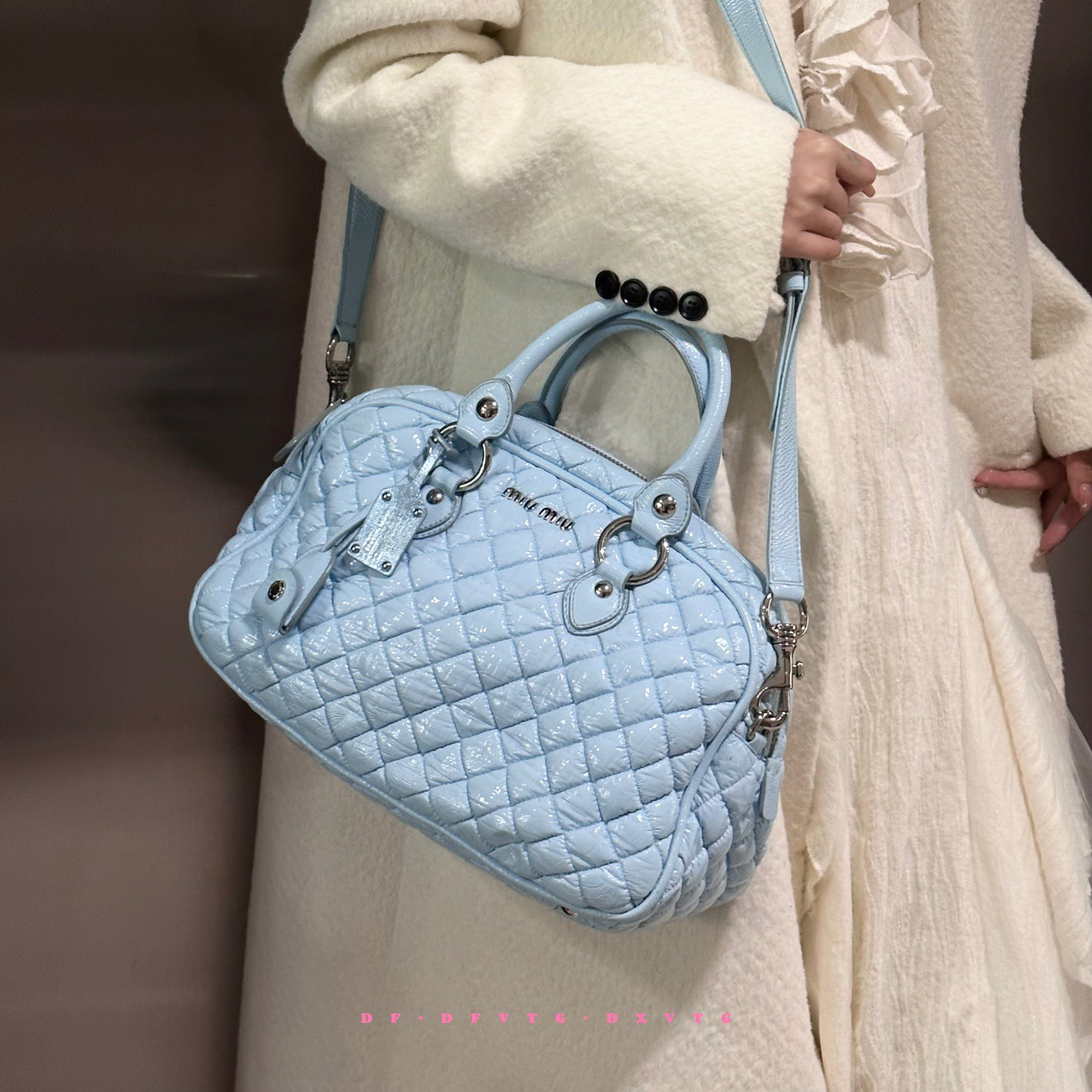 95新 MIU MIU/缪缪 miumiu baby蓝漆皮泡芙波士顿斜挎包
