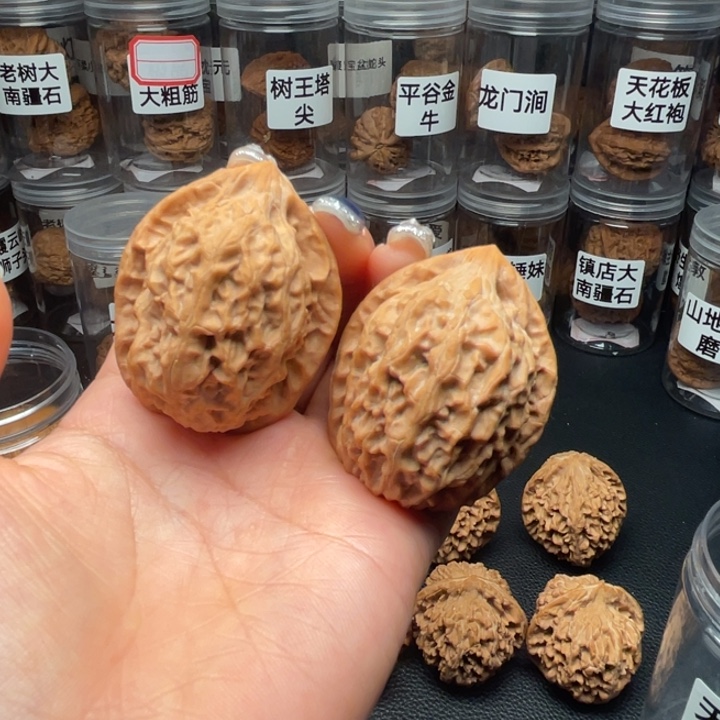 文玩核桃吊坠沈鸡37.5