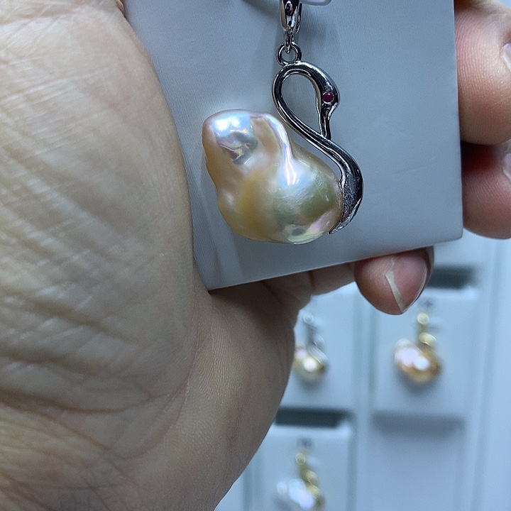 &***鹅巴洛克未镶嵌淡水珍珠