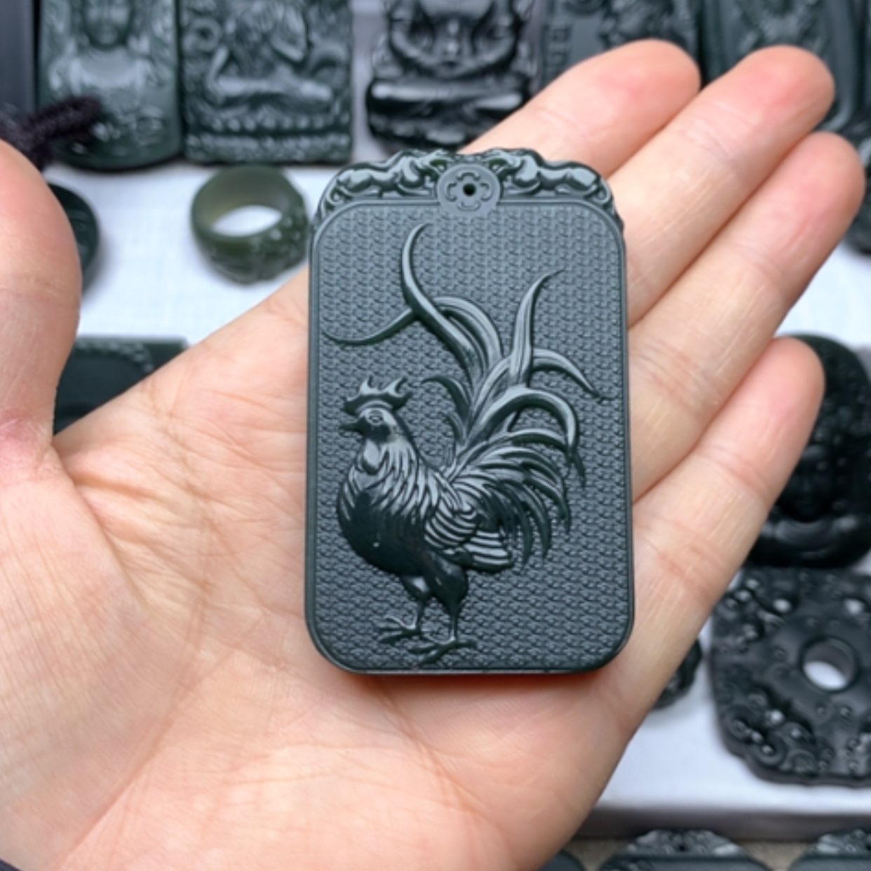 【闪购商品】和田玉颈饰未镶嵌双面雕刻