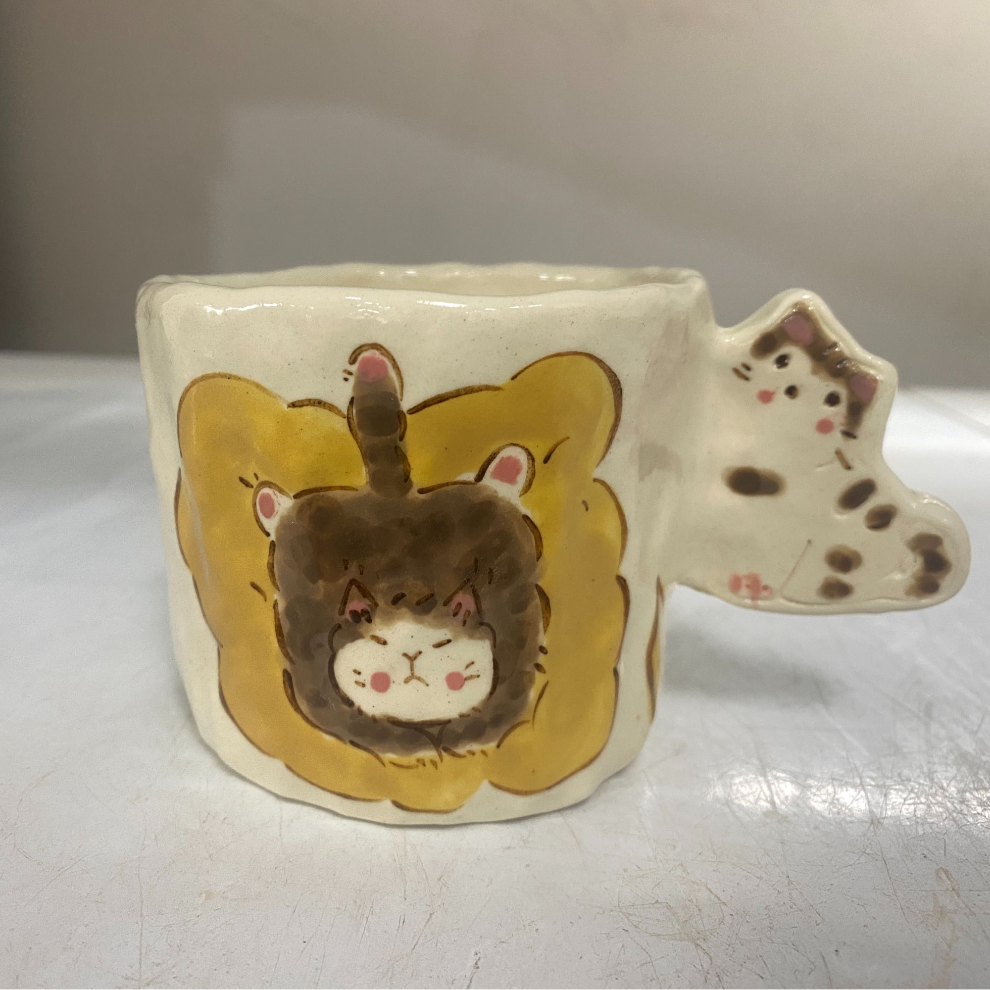 景德镇手工绘制灰色小猫杯