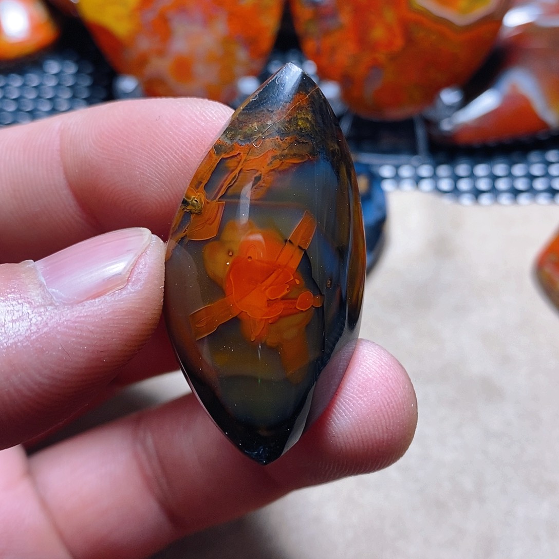 玛瑙/玉髓颈饰未镶嵌爱**多