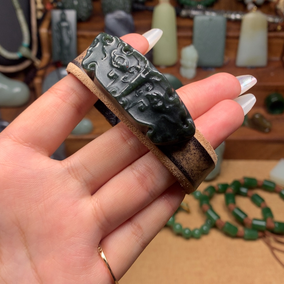 和田玉（糖玉）未镶嵌挂件